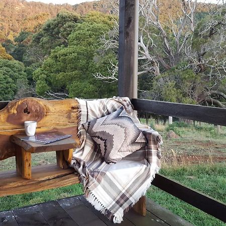 Bed and Breakfast Rustic Hut Bush Retreat Penguin Exterior foto