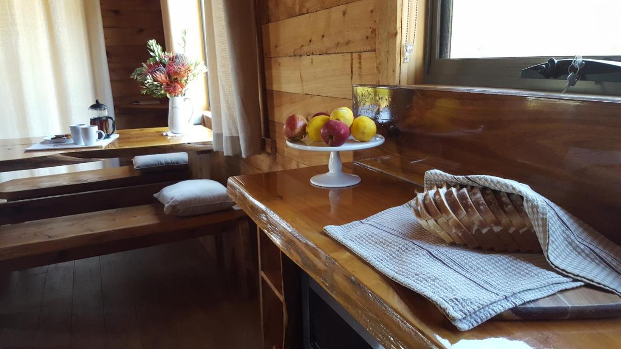 Bed and Breakfast Rustic Hut Bush Retreat Penguin Exterior foto