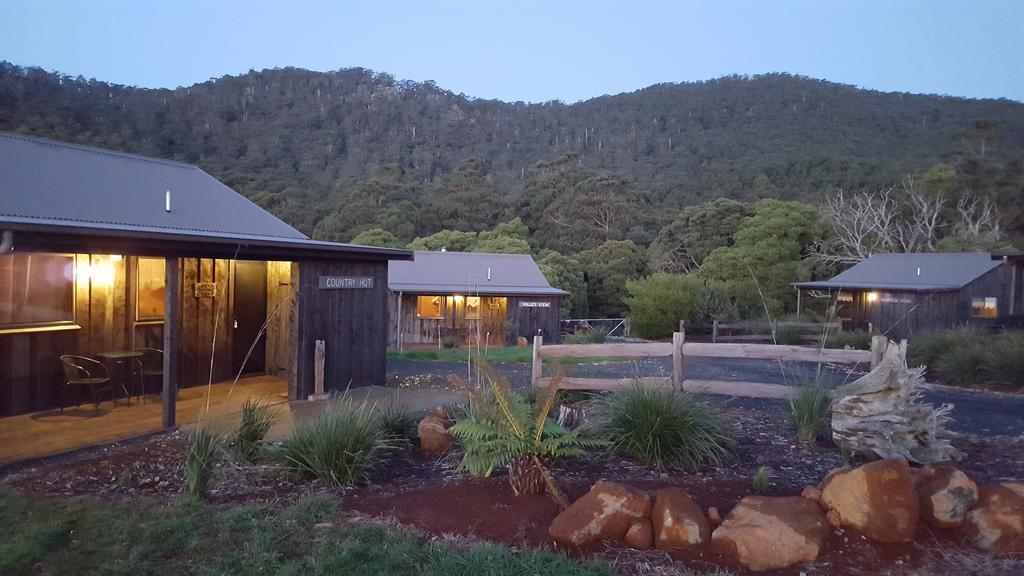 Bed and Breakfast Rustic Hut Bush Retreat Penguin Exterior foto
