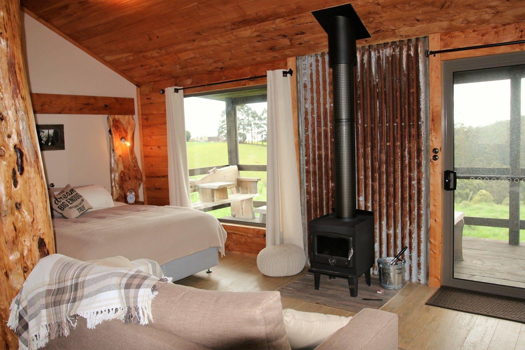 Bed and Breakfast Rustic Hut Bush Retreat Penguin Exterior foto