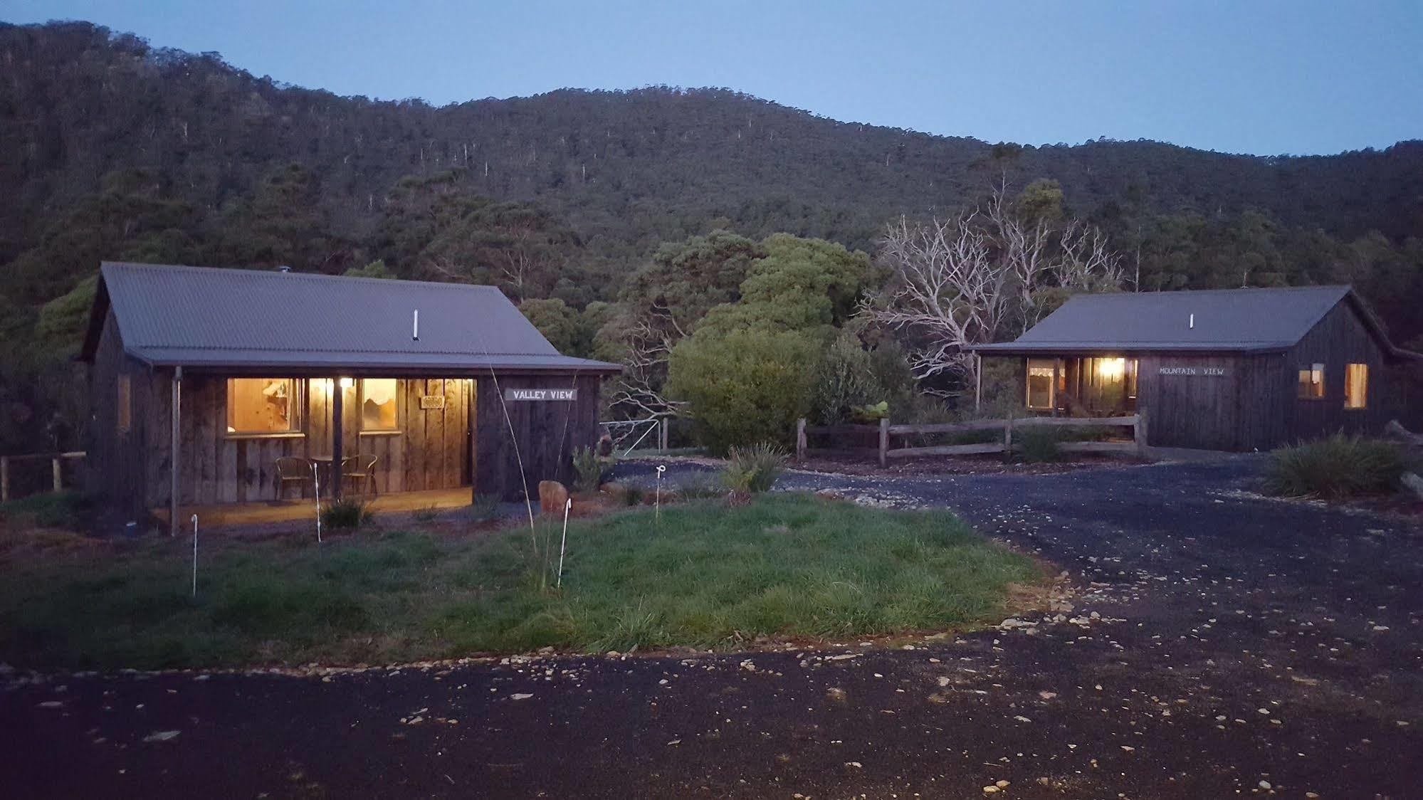 Bed and Breakfast Rustic Hut Bush Retreat Penguin Exterior foto